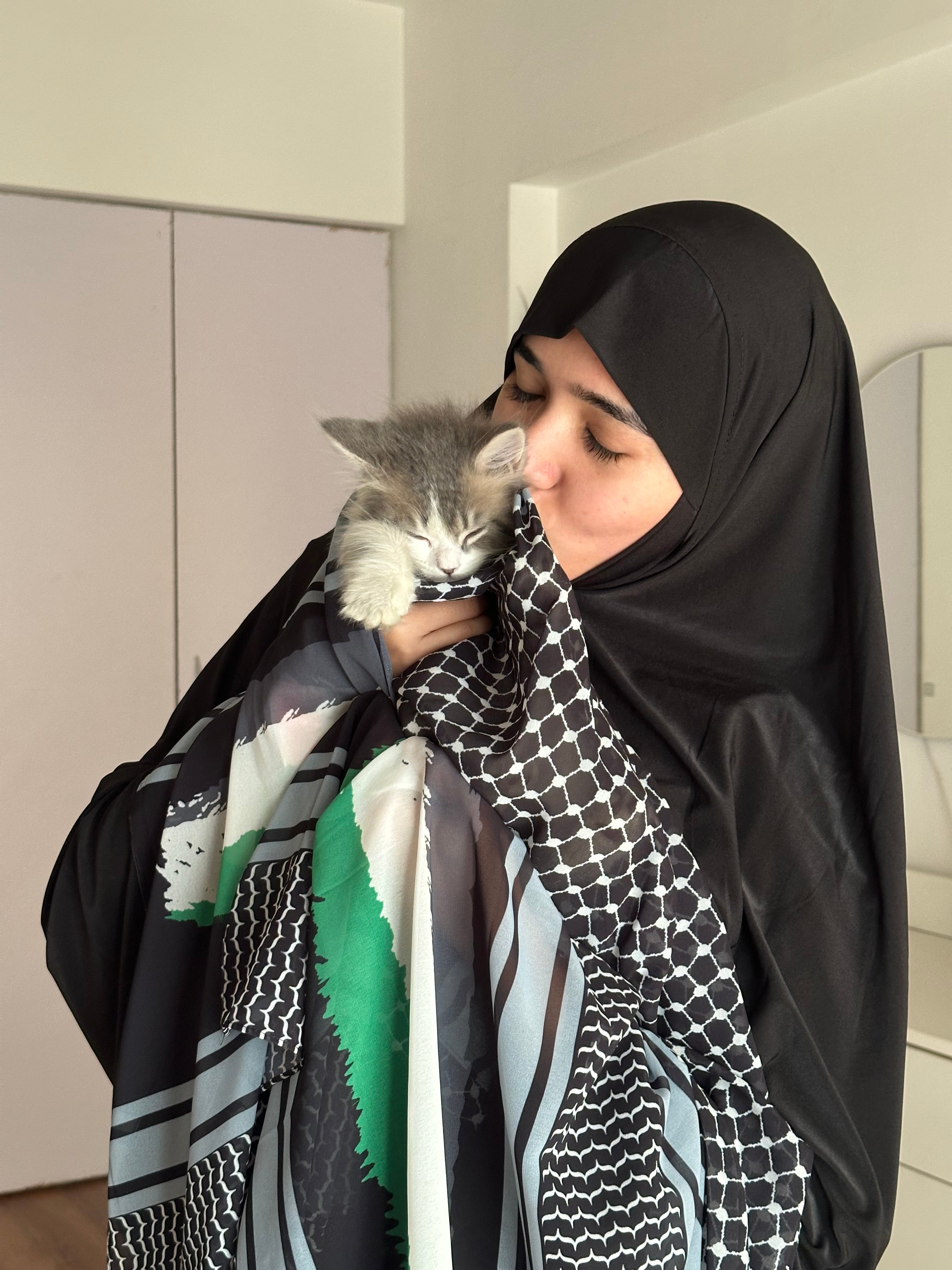 Keffiyeh Hijab - LOVE PALESTINE