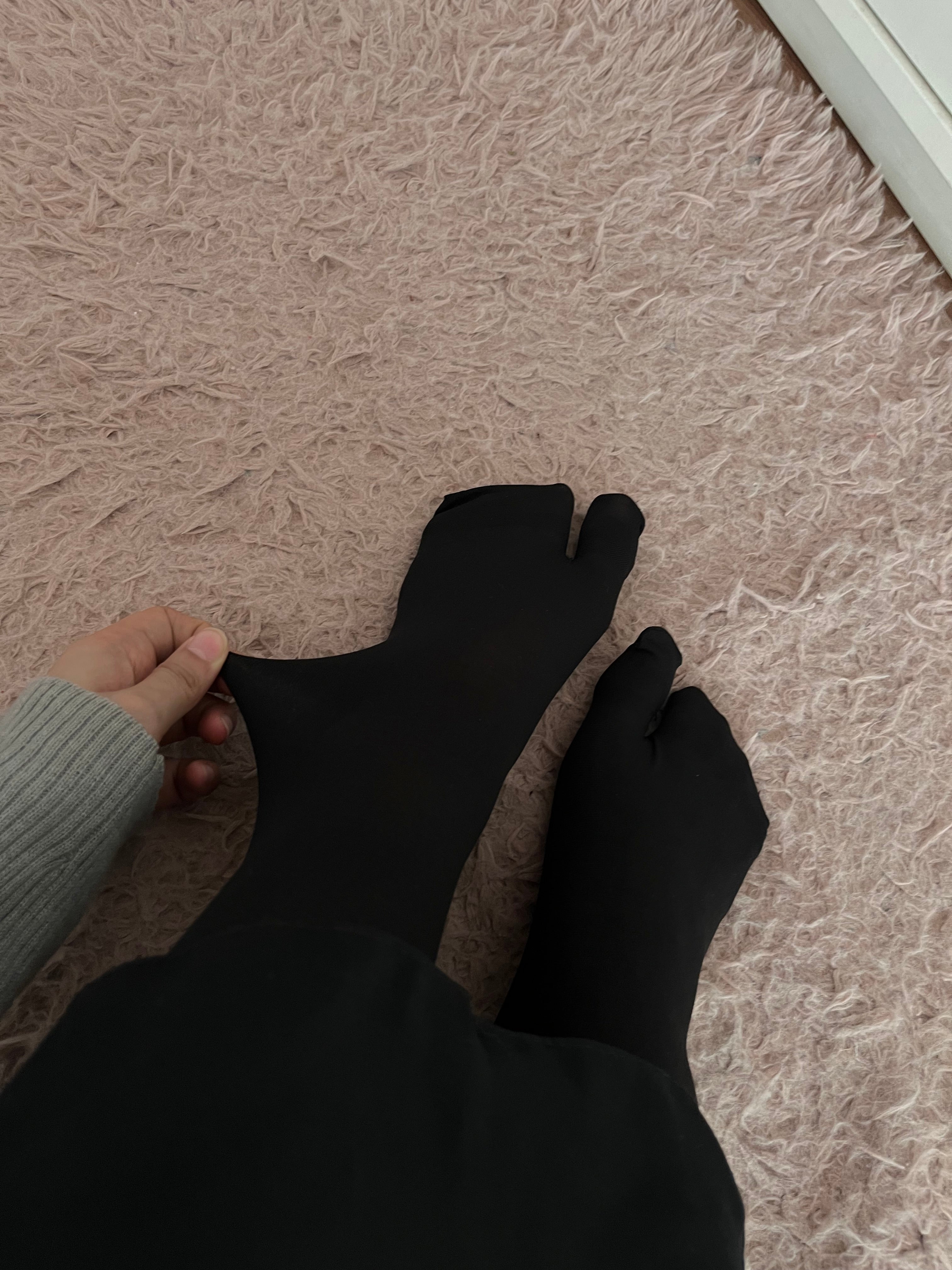 ABAYAH TOE SOCKS