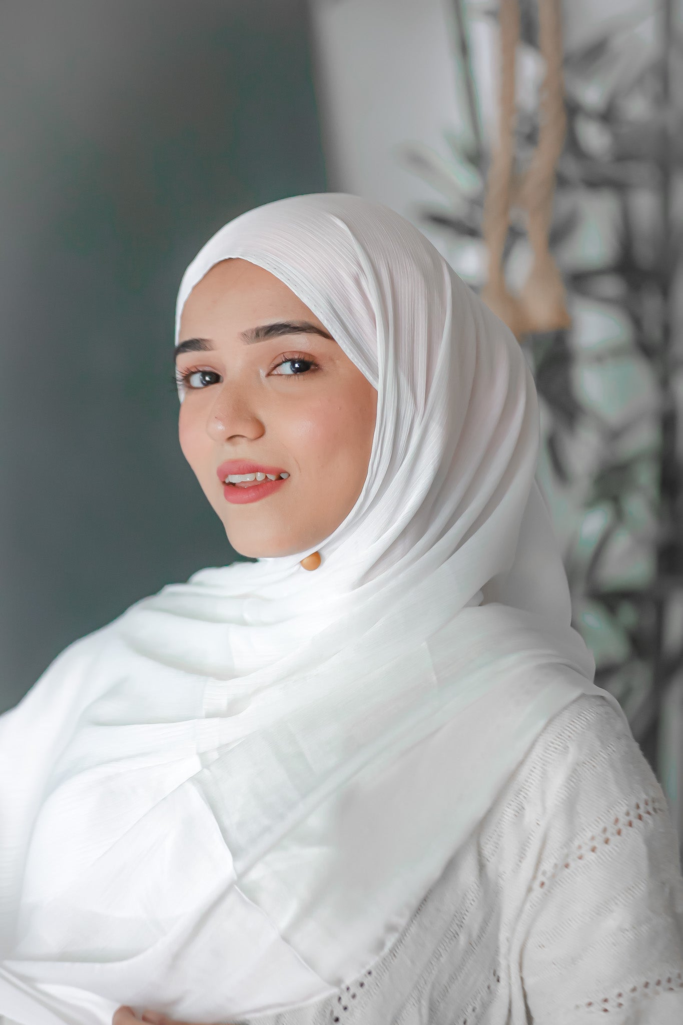 MUNA SATIN SILK - Dove White